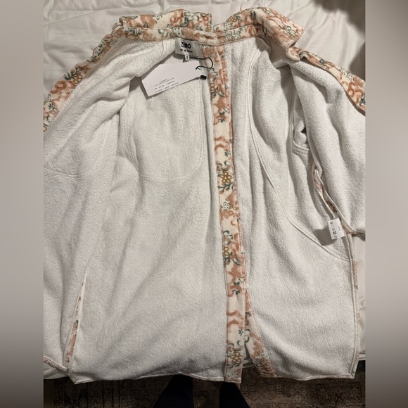 NWT Zimo Floral Print Angled Placket Double-Front Shirt Women’s Size 2 - Picture 10 of 10